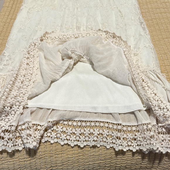Elegant Cream Lace Dress - Picture 5 of 5